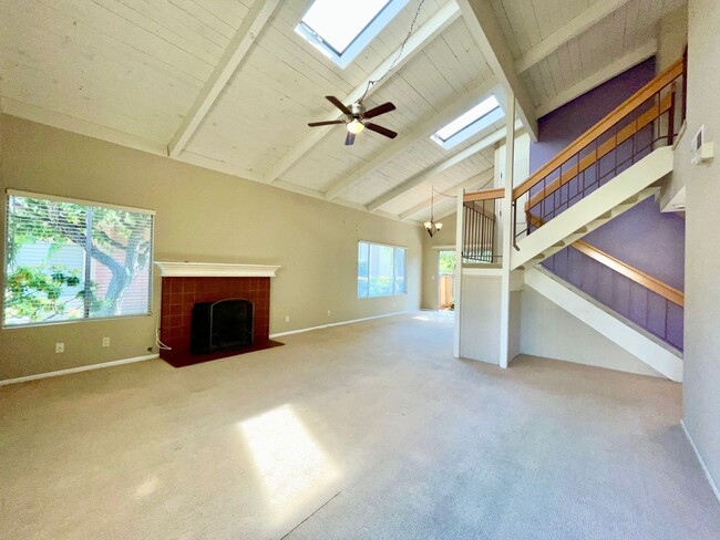 5068 Calle Real in Santa Barbara, CA - Building Photo - Building Photo