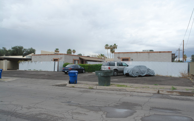 1642-44 48 50 N. Catalina Ave in Tucson, AZ - Building Photo - Building Photo