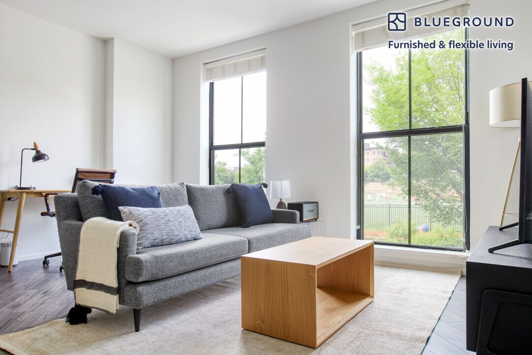 2101 Champlain St NW, Unit FL2-ID279 in Washington, DC - Building Photo