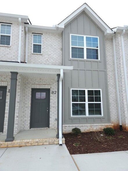 719 Crestland Ave, Unit B2 in Murfreesboro, TN - Building Photo