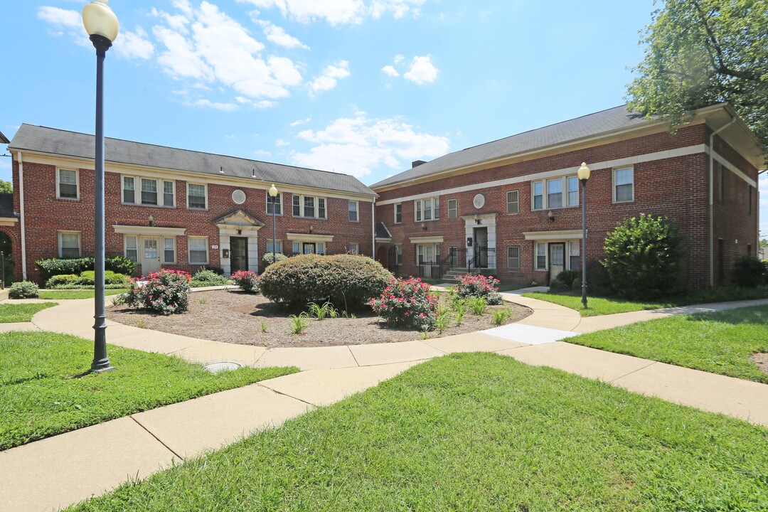 River East-Oxon Run in Washington, DC - Building Photo