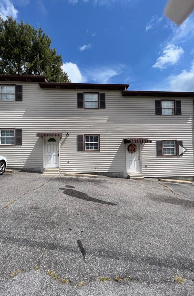 property at 106 Hillbilly Private Dr