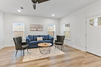 417 Bedford Dr in Baton Rouge, LA - Building Photo - Building Photo