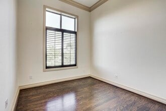 3388 Sage Rd in Houston, TX - Building Photo - Building Photo