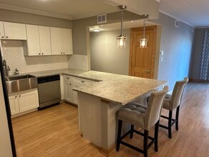 7347 79th Pl in Bridgeview, IL - Building Photo - Building Photo