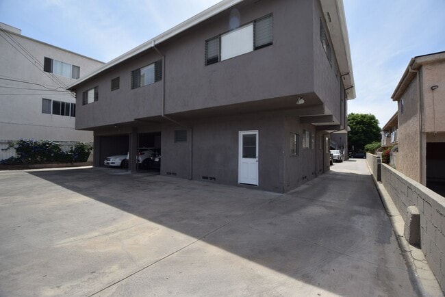 4334 Mammoth Ave in Los Angeles, CA - Building Photo - Building Photo