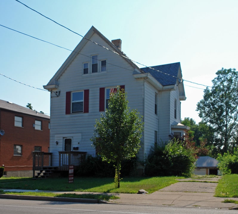 3944 North Bend Rd in Cincinnati, OH - Building Photo
