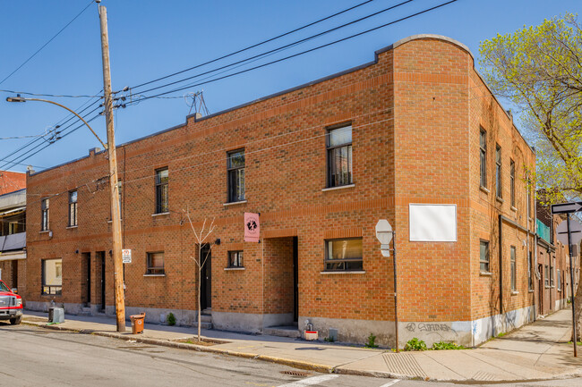 803 D'hibernia St in Montréal, QC - Building Photo - Primary Photo