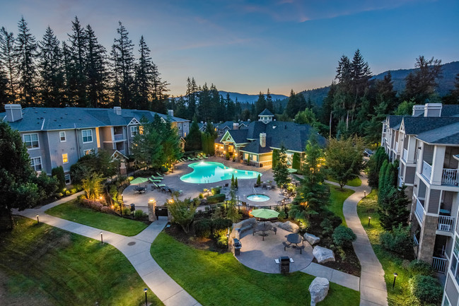 The Estates at Cougar Mountain in Issaquah, WA - Foto de edificio - Building Photo