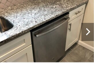 21 Thomas Ave-Unit -2 in Bourne, MA - Building Photo - Building Photo