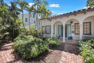 320 Monroe Dr in West Palm Beach, FL - Building Photo - Building Photo