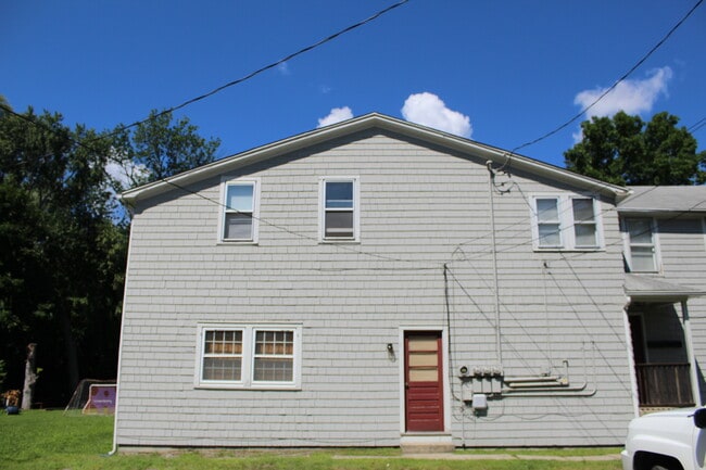 23 Fleetwood Ave, Unit 2nd floor