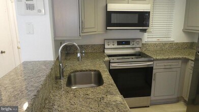 1007 Summerglenn Ct in Bowie, MD - Building Photo - Building Photo