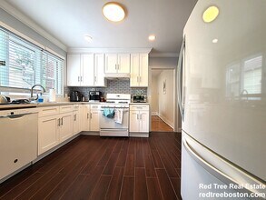 19 Larose Pl, Unit 1 in Boston, MA - Building Photo - Building Photo