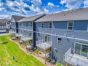 1619 Windigo Ln in Shakopee, MN - Building Photo - Building Photo