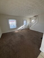 2413 S Smithville Rd in Dayton, OH - Building Photo