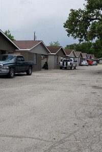 7812 Tierwester St photo'