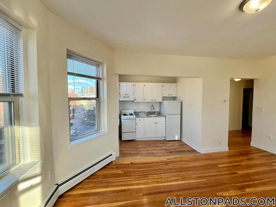 64 Brighton Ave in Boston, MA - Building Photo