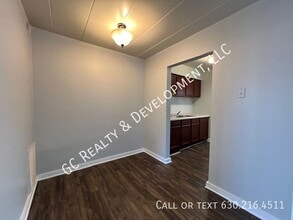 342 Wilson Ave in West Chicago, IL - Building Photo - Building Photo