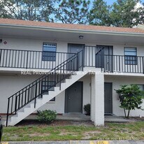 2122 Bradford St in Clearwater, FL - Building Photo