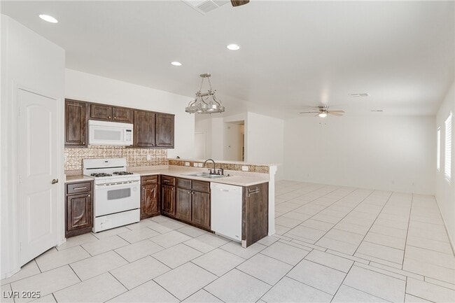 10225 Clarks Creek St in Las Vegas, NV - Building Photo - Building Photo