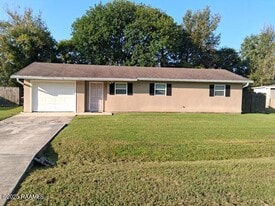 124 Driftwood Dr in Lafayette, LA - Building Photo