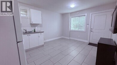 6356 Lakeview Ave in Burnaby, BC - Building Photo - Building Photo