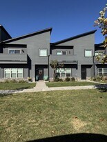 2256 W Moore Ln in Fayetteville, AR - Building Photo