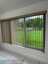 1924 N 58th Way in Hollywood, FL - Foto de edificio - Building Photo