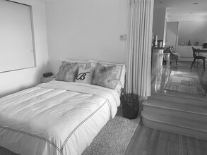1271 Ozeta Terrace in West Hollywood, CA - Building Photo - Building Photo