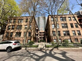 2749 N Hampden Ct in Chicago, IL - Building Photo