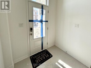 122 Avani Ave in Markham, ON - Building Photo - Building Photo