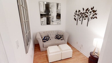 761 Bay St. in Toronto, ON - Building Photo - Building Photo