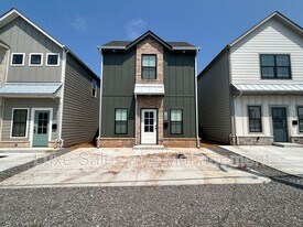 606 W 2nd St in Edmond, OK - Building Photo