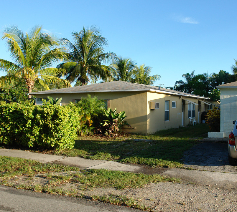 412 E 14th Ave in Fort Lauderdale, FL - Foto de edificio