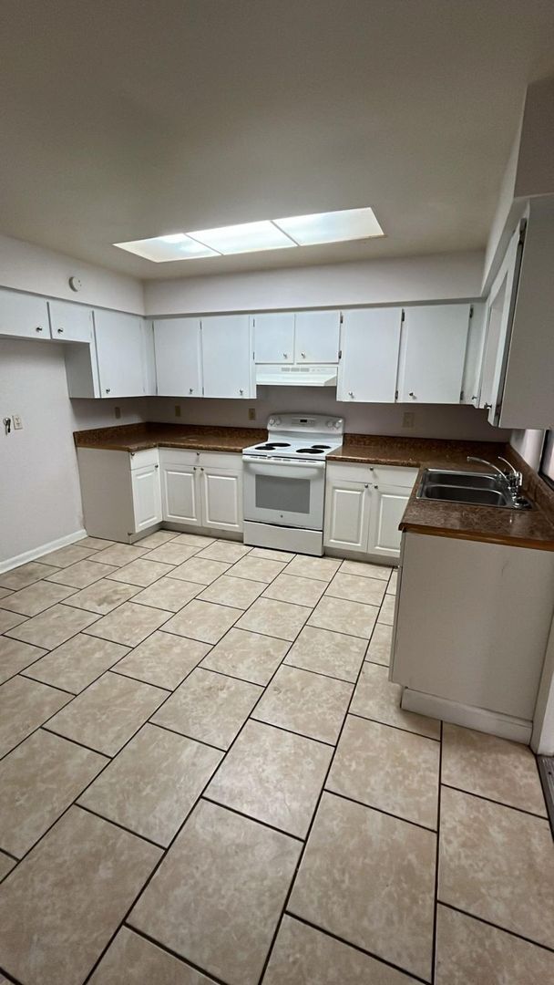 3229-3231 Julia Ct in Lakeland, FL - Building Photo - Building Photo