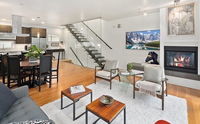 428 Malden Ave E in Seattle, WA - Building Photo - Building Photo