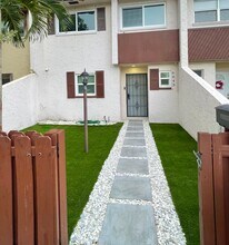 6843 NW 29th Ave in Fort Lauderdale, FL - Building Photo - Building Photo
