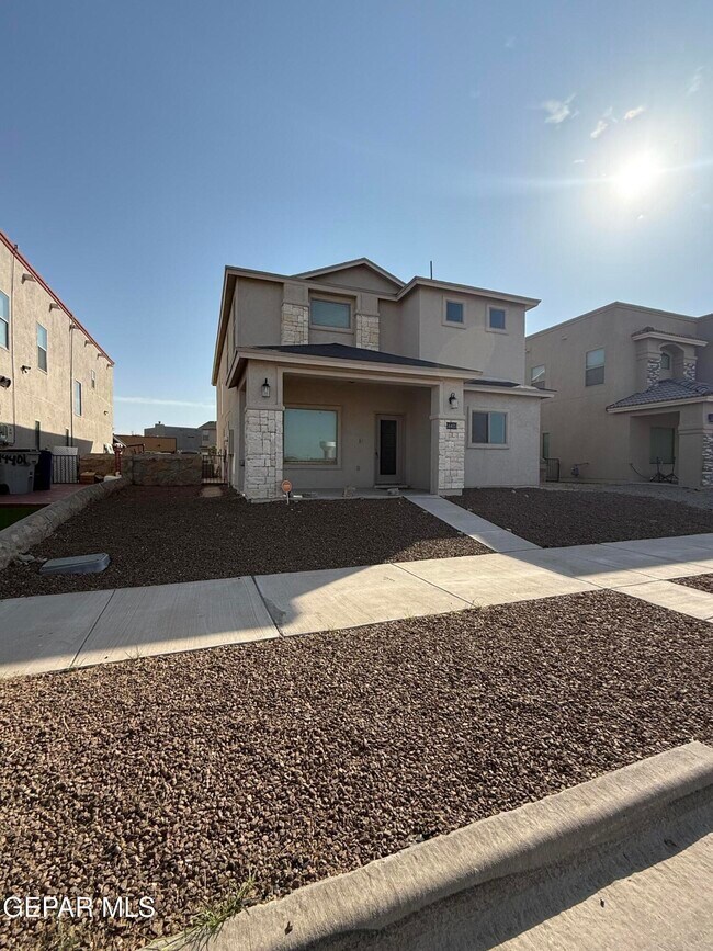 14405 Eastbrook Dr in El Paso, TX - Building Photo - Building Photo