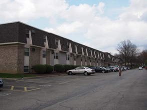 Hitchcock Apartments in Boardman, OH - Building Photo - Building Photo