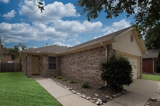 11914 Rolling Stream Dr in Tomball, TX - Building Photo - Building Photo