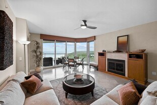 11125 Gulf Shore Dr in Naples, FL - Building Photo