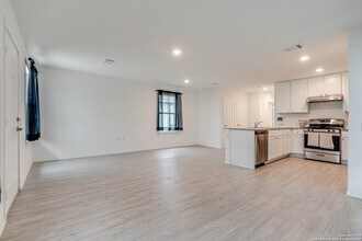 9458 Tarbutton Trl in San Antonio, TX - Building Photo - Building Photo