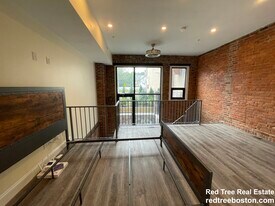 1030 Commonwealth Ave, Unit 103 in Boston, MA - Building Photo