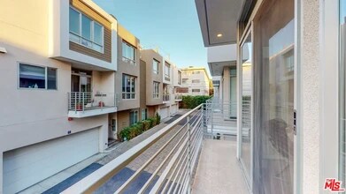 1400 N Fuller Ave in Los Angeles, CA - Building Photo - Building Photo