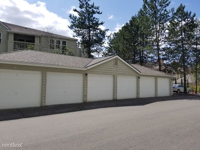 4109 224th Ln SE-Unit -Apt #313 in Issaquah, WA - Building Photo - Building Photo