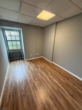 350 S Sparta Ave in Sparta, NJ - Foto de edificio - Building Photo