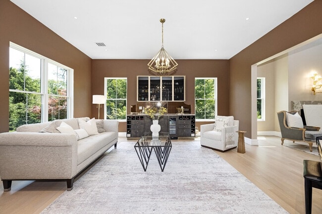 241 E Saddle River Rd, Unit SI ID1495030P in Saddle River, NJ - Foto de edificio - Building Photo