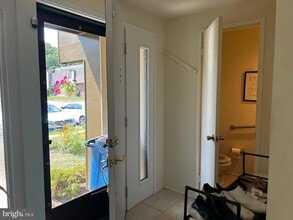 9547 Fern Hollow Way in Gaithersburg, MD - Building Photo - Building Photo