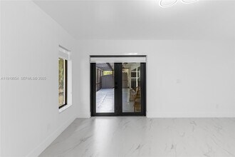 2149 NW 85th Ln in Coral Springs, FL - Foto de edificio - Building Photo